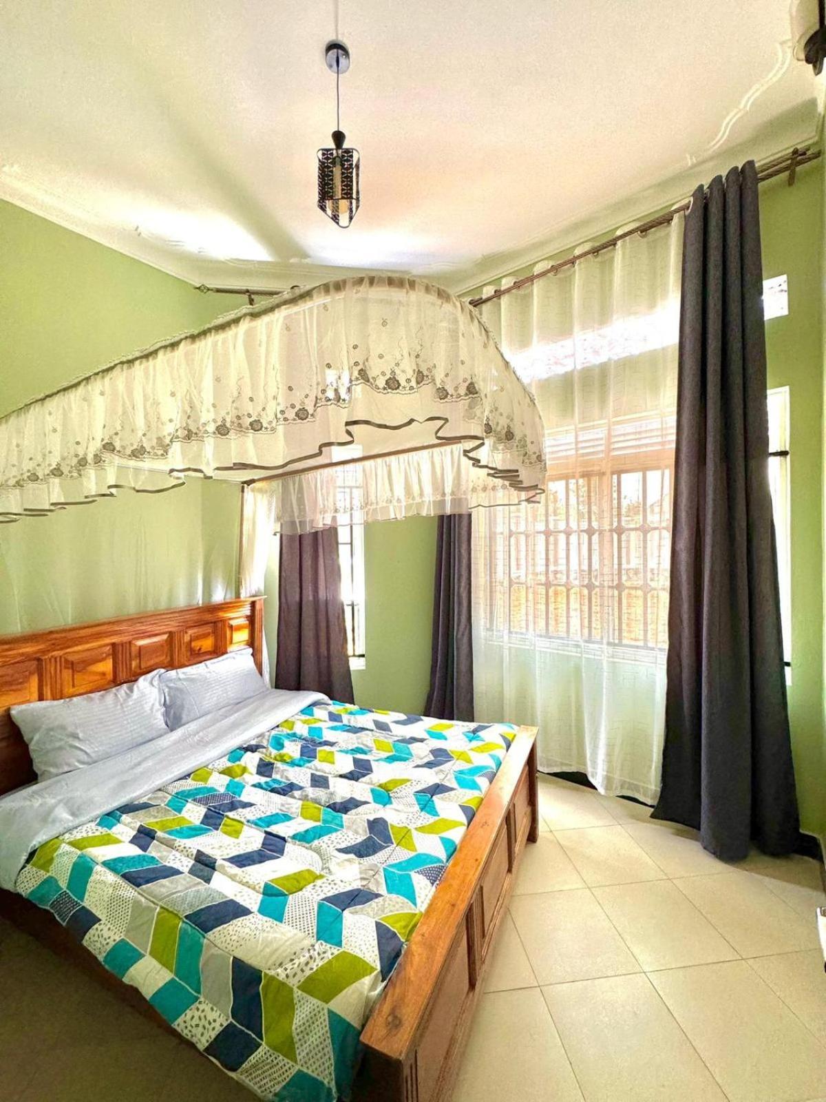 Entula Safari And Accommodation Mbarara Ngoại thất bức ảnh